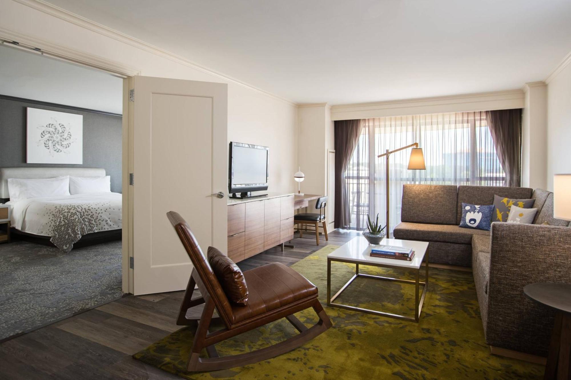 Renaissance Raleigh North Hills Hotel Eksteriør billede