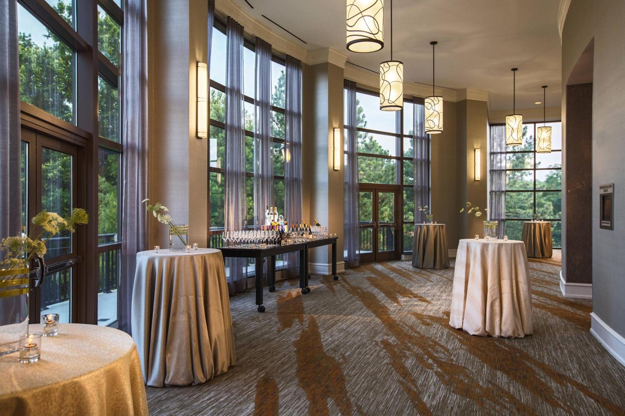 Renaissance Raleigh North Hills Hotel Eksteriør billede