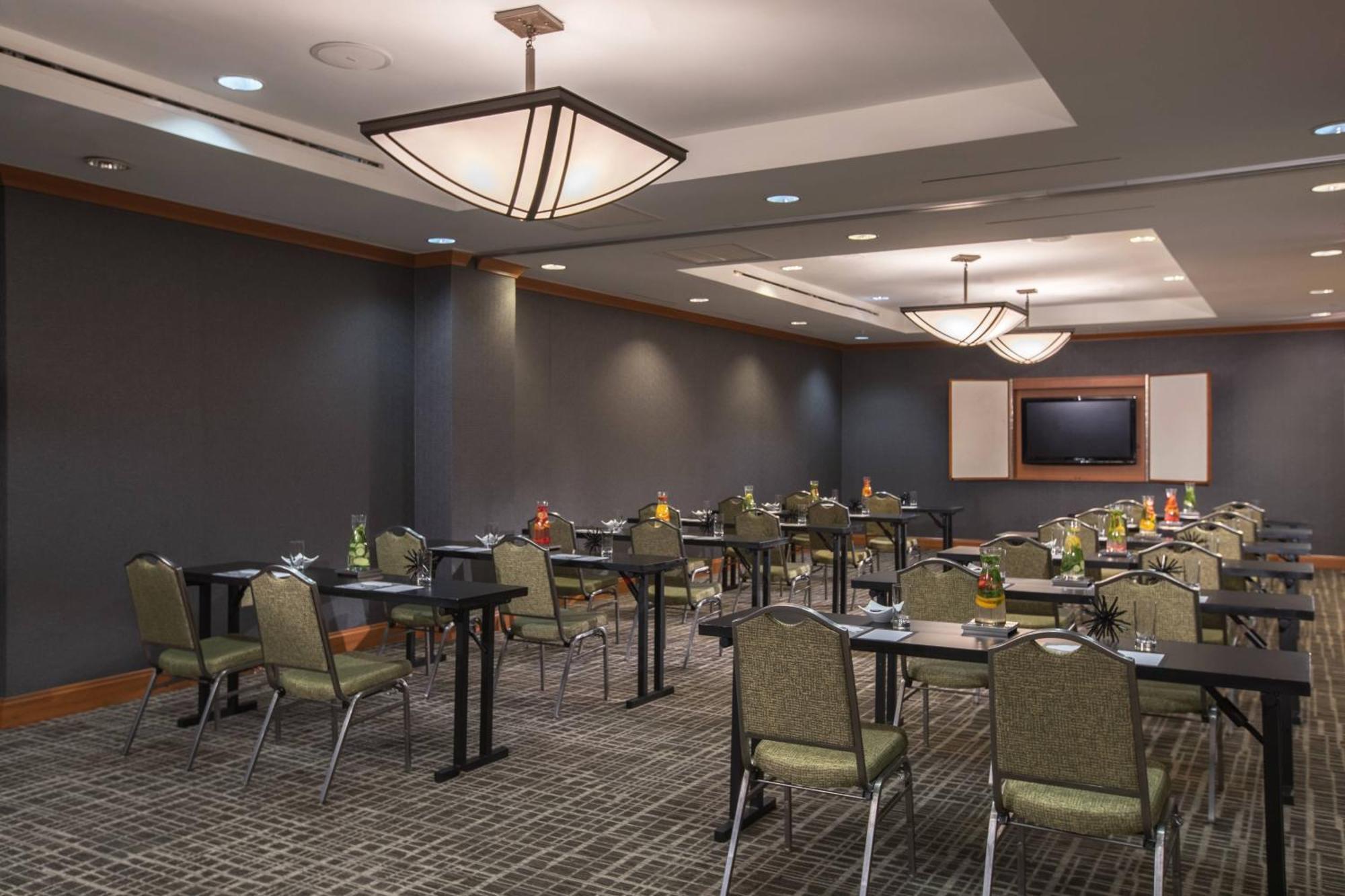 Renaissance Raleigh North Hills Hotel Eksteriør billede