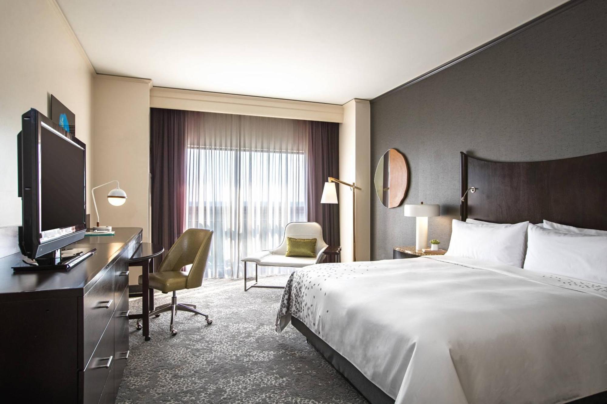 Renaissance Raleigh North Hills Hotel Eksteriør billede