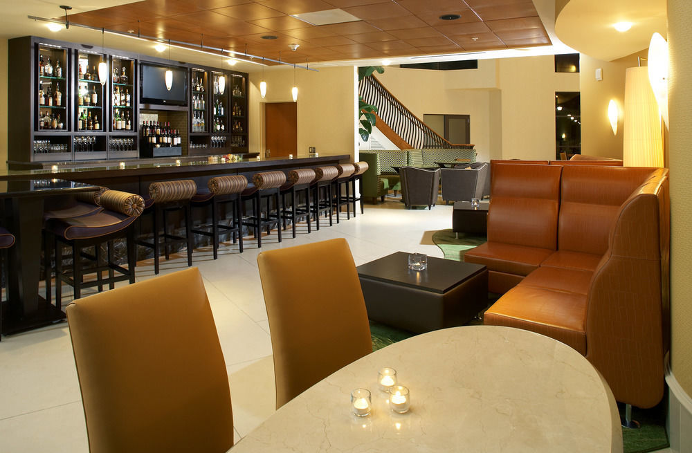 Renaissance Raleigh North Hills Hotel Eksteriør billede
