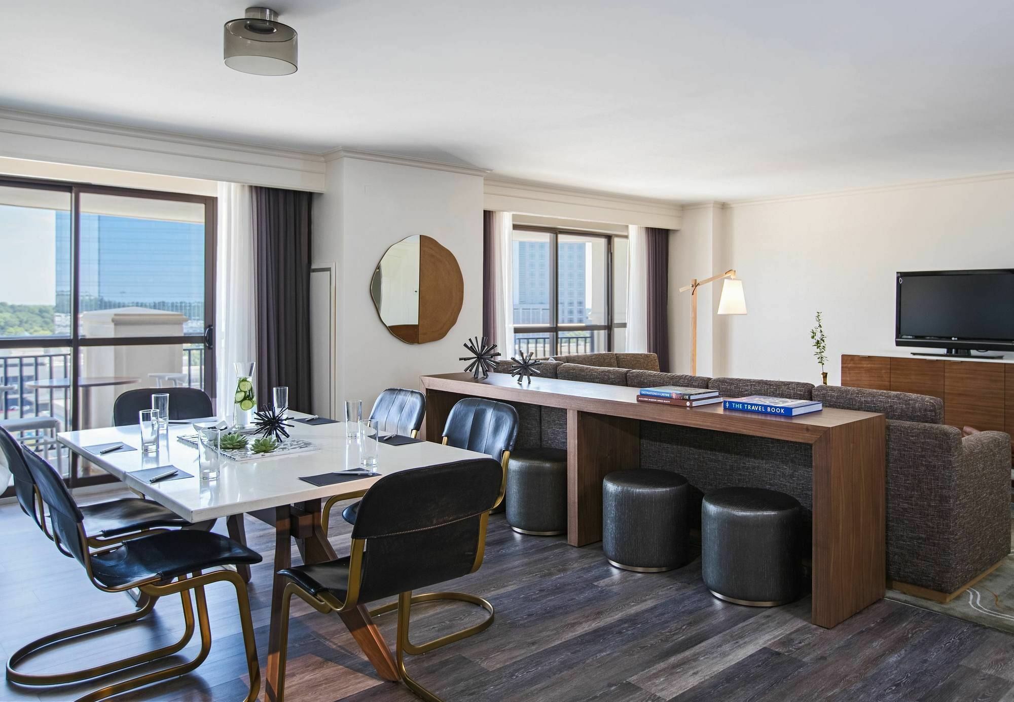 Renaissance Raleigh North Hills Hotel Eksteriør billede